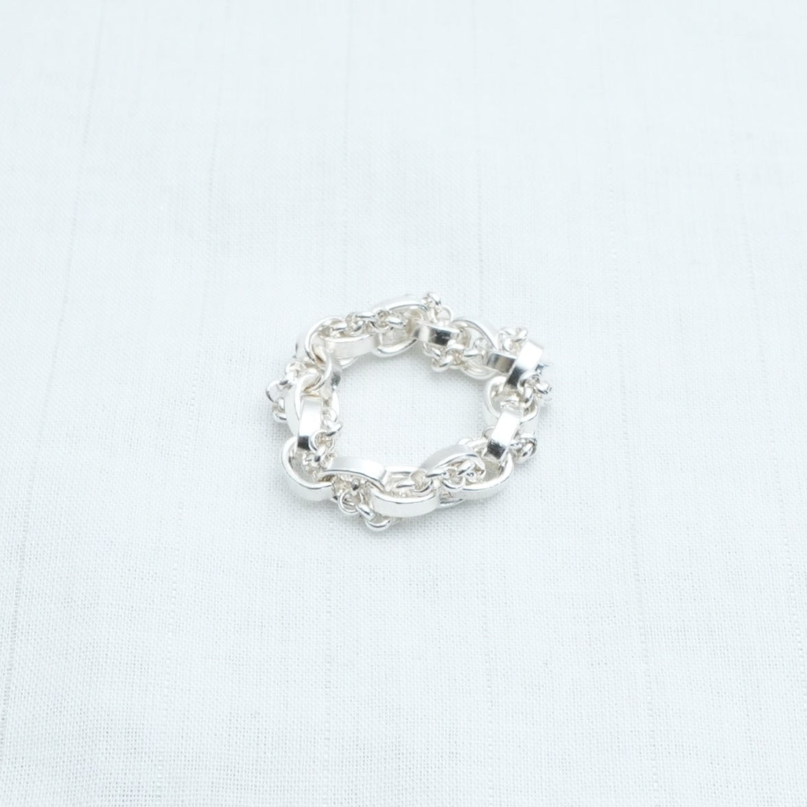 TANGLE RING