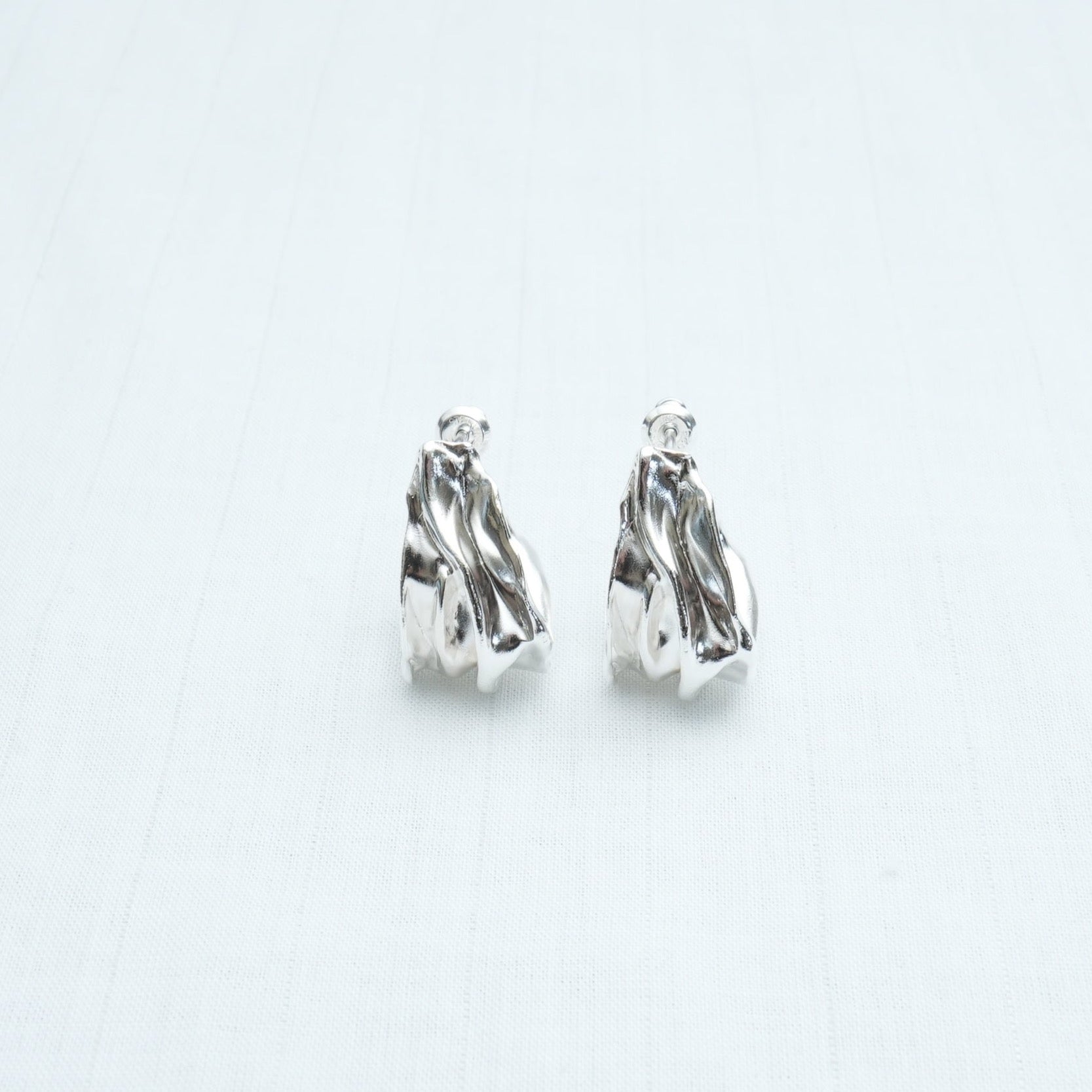 CLOTH EARRING
